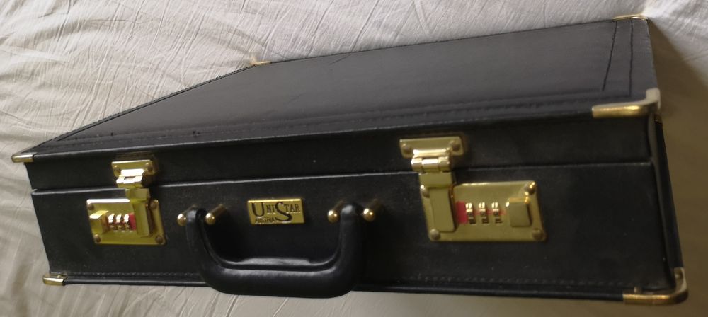 Zestaw sztućców na dla 12 osób - 72 elementy walizka w walizce Unistar