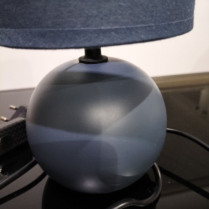 Candeeiro pequeno de 25 cm como novo. Impecável.