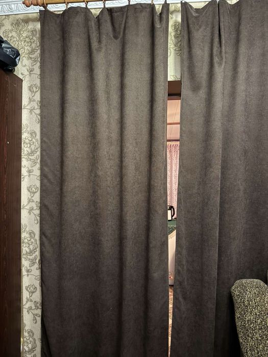 Штори темно коричневого кольору