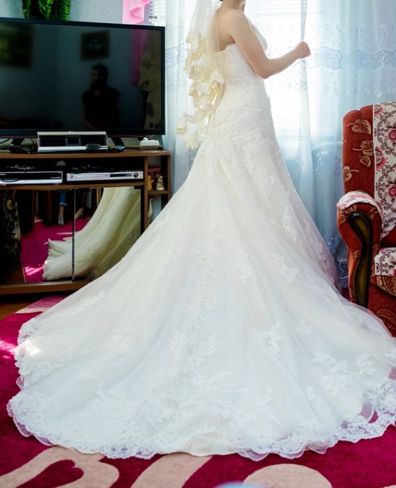 Продам шикарное свадебное платье со шлейфом Sottero and Midgley