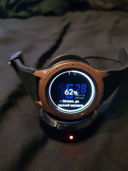 Смарт годинник  Samsung watch r810 42mm rose gold