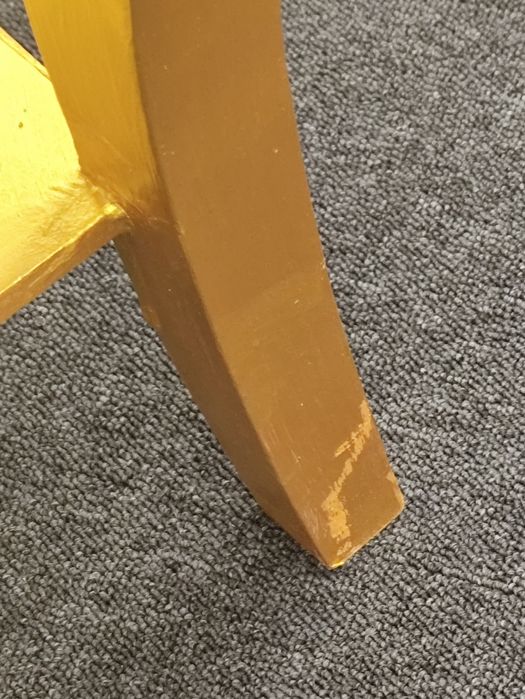 Mesa de apoio com gaveta