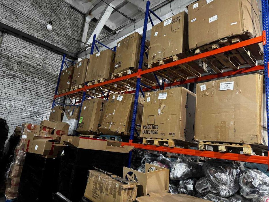 Секонд-хенд взуття з США! Дуже багато кросівок – оптом від 500 кг