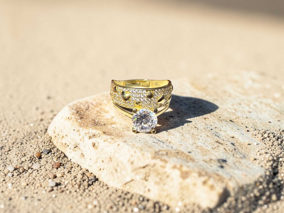 Złoty pierścionek I 585 I Wysadzany cyrkoniami