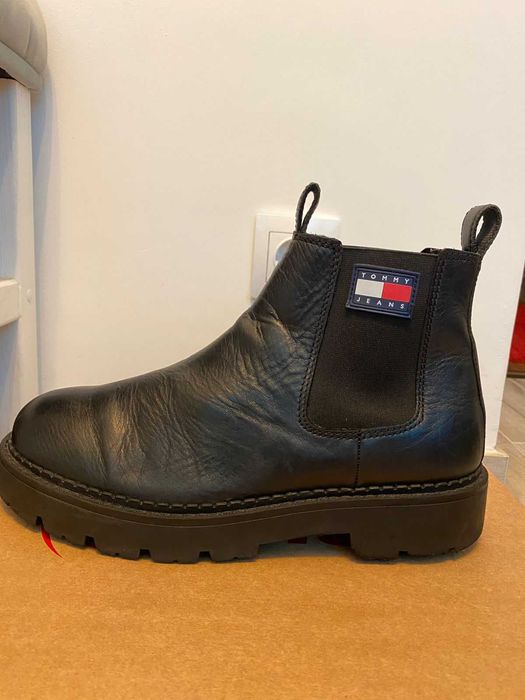 Чоловічі чорні шкіряні чоботи челсі TOMMY JEANS  42 розмір