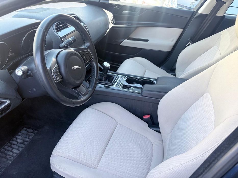 Jaguar XE Como Novo