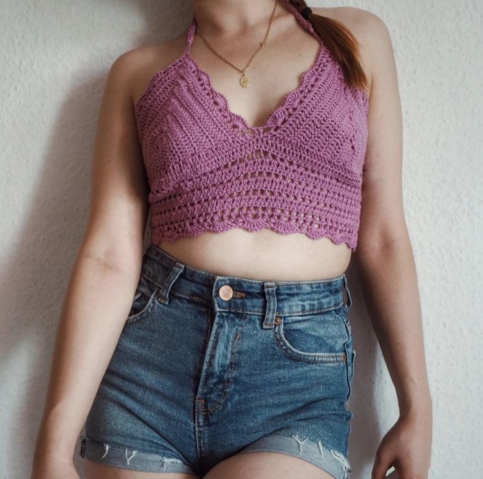 Szydełkowy fioletowy top braletka