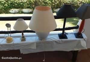relógio quadros plantas  louças sofás