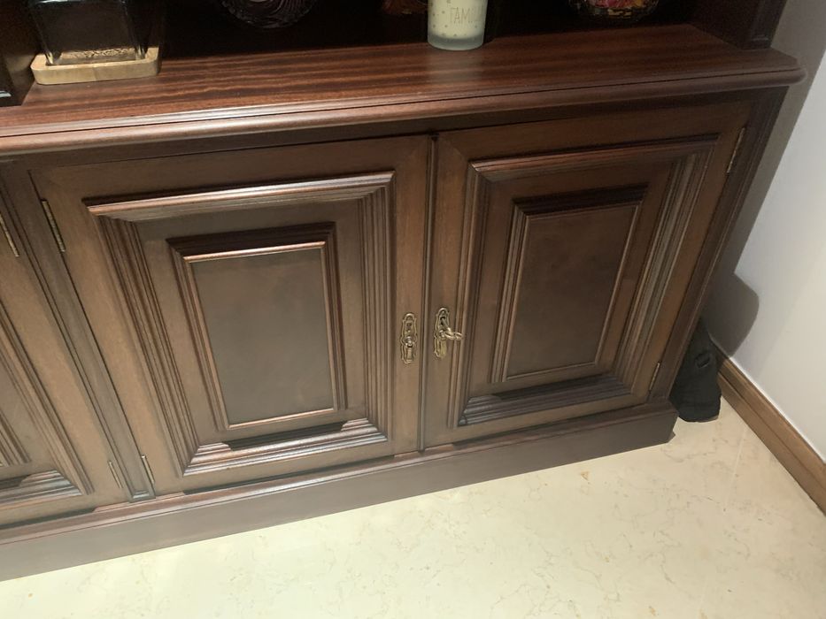 Móvel de sala ou escritório, em mogno