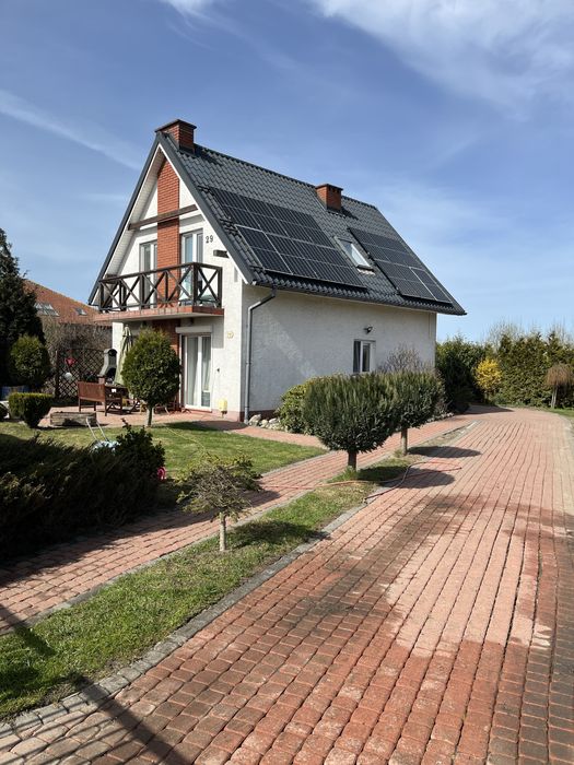 Cały ogrodziny dom nad morzem, na uboczu Rewa