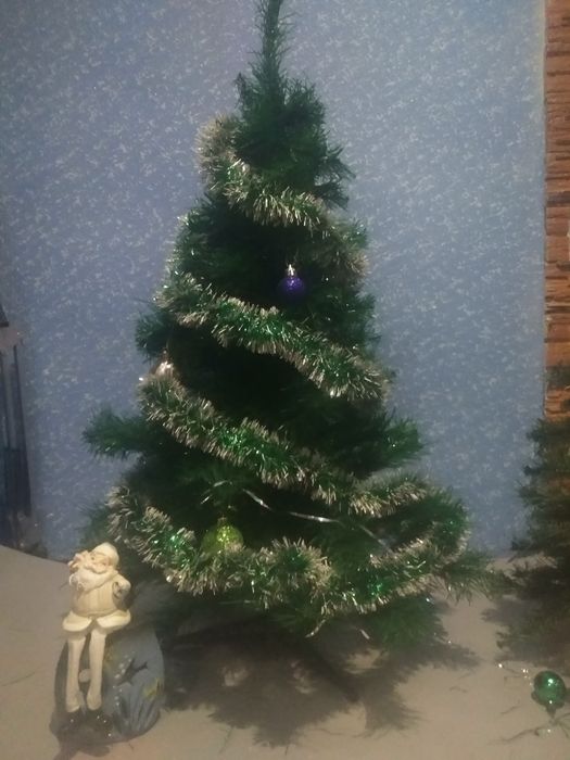 Ялинки штучні    .