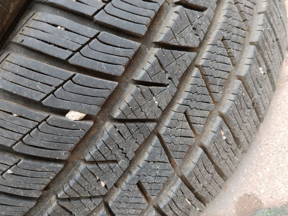 Barum 225/45 17 zimowe bardzo dobry stan