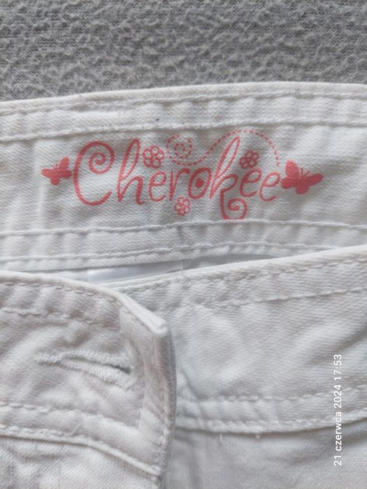 Białe spodenki do kolan jeans Cherokee