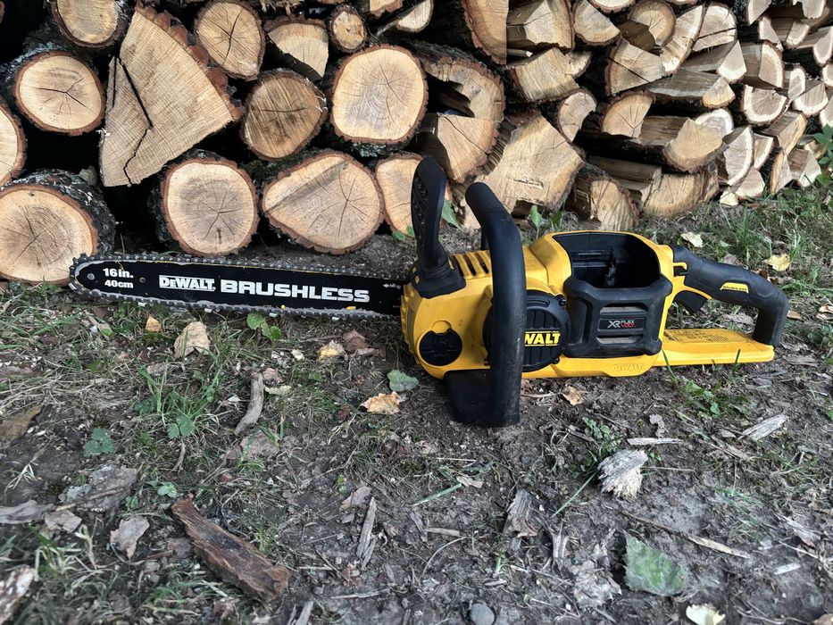 Piła łańcuchowa akumulatorowa DEWALT 54V DCMCS575