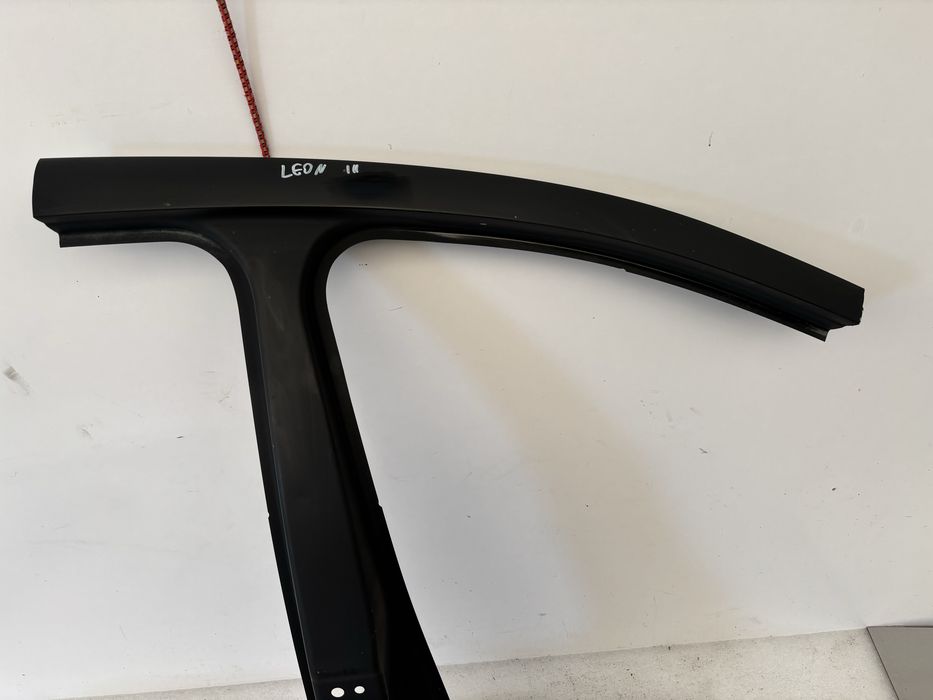Seat Leon III 3 5F 12-19 poszycie progu słupka prawego prawe próg