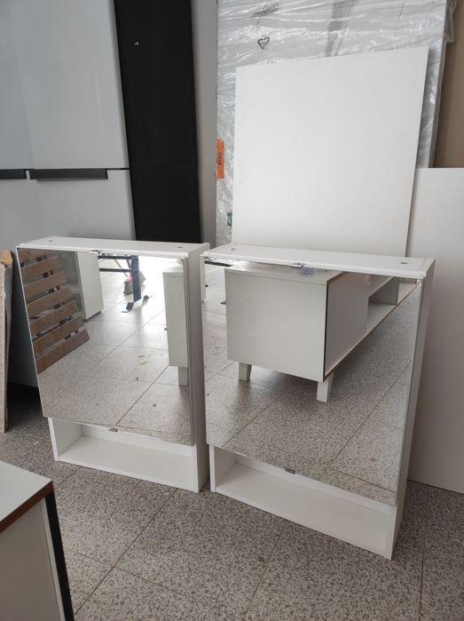 Espelho com arrumação WC