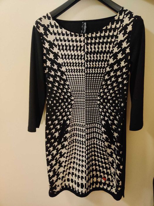 Vestido marca DESIGUAL