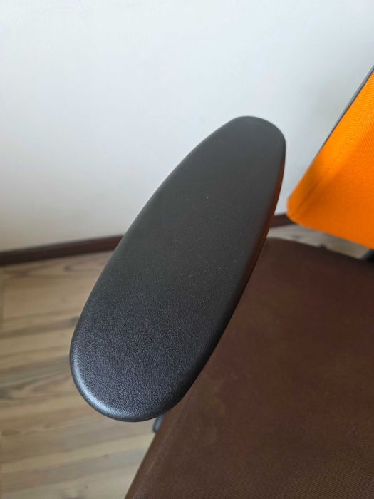 Ergonomiczny fotel Profim Raya