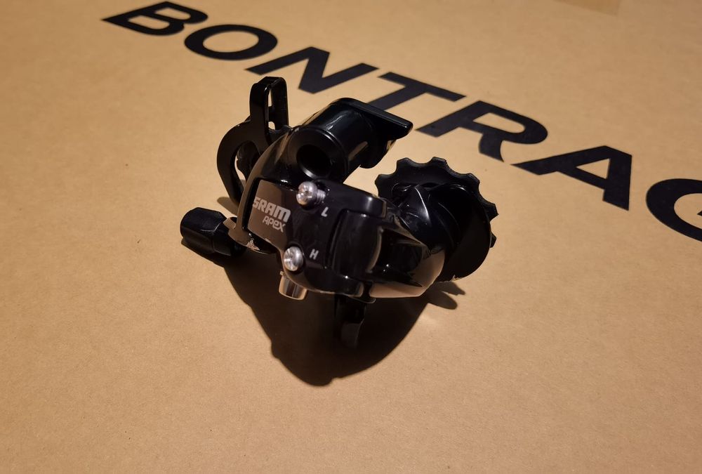 Przerzutka tylna SRAM APEX 11s