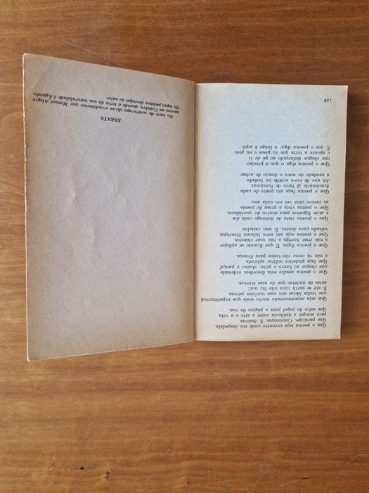 Livro de poesia"O Canto e as armas", Manuel Alegre