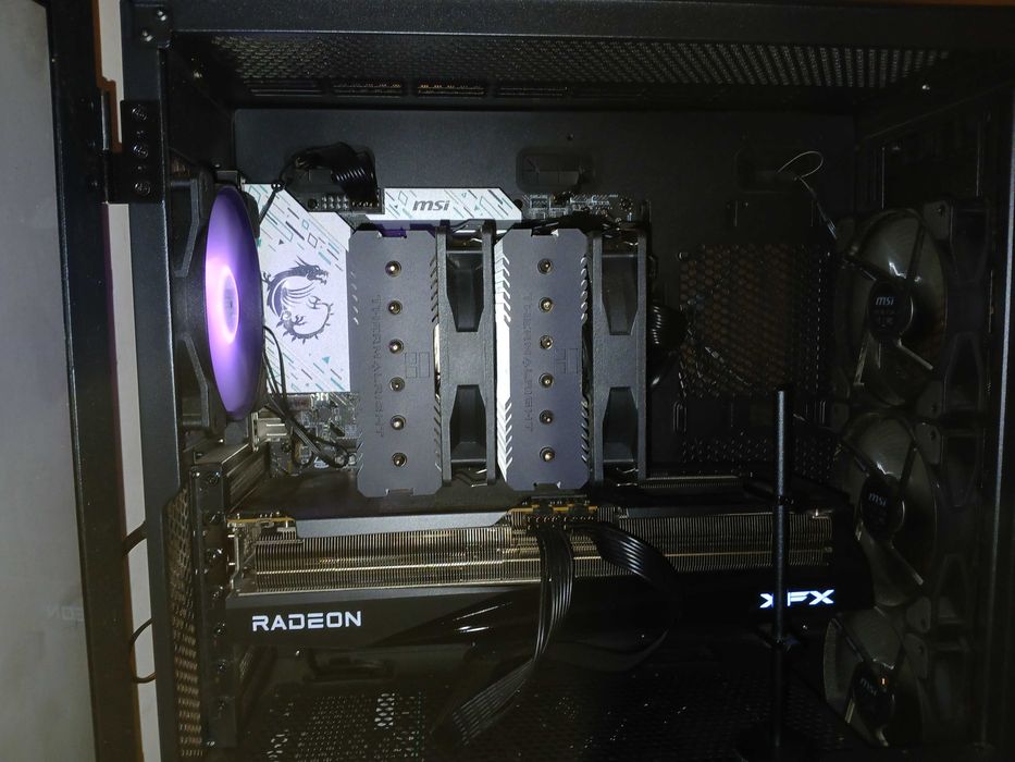 PC Gaming 4K – Ryzen 7 7800X3D, RX 9070 XT, 32GB DDR5 6400MT/s