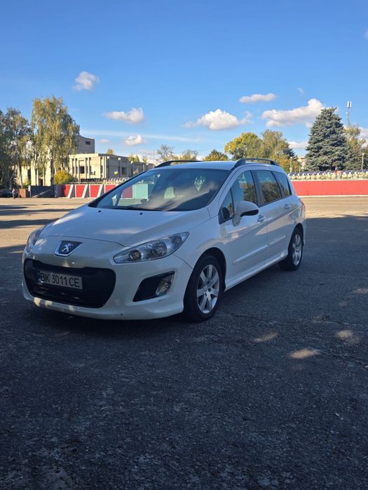 Продам пежо 308 2012 року 1,6 дизель 6-ти ступка