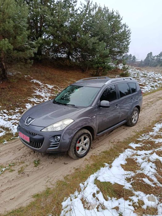 Peugeot 4007 2011 року