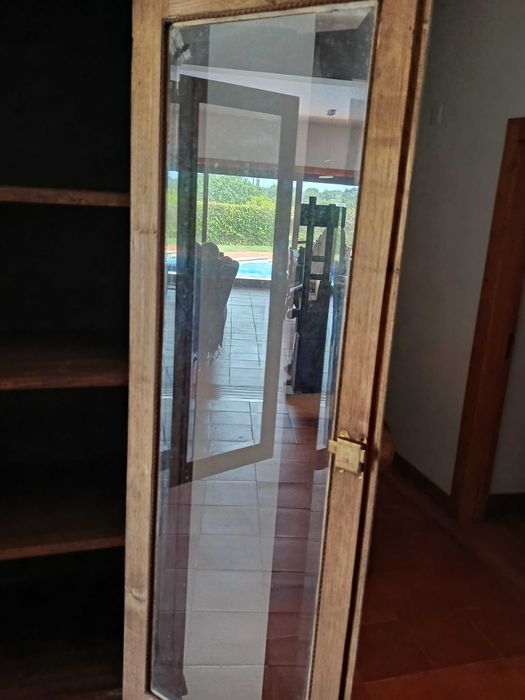 Movel armario louceiro cristaleira estante livreiro vitrine madeira castanho maciça qualidade