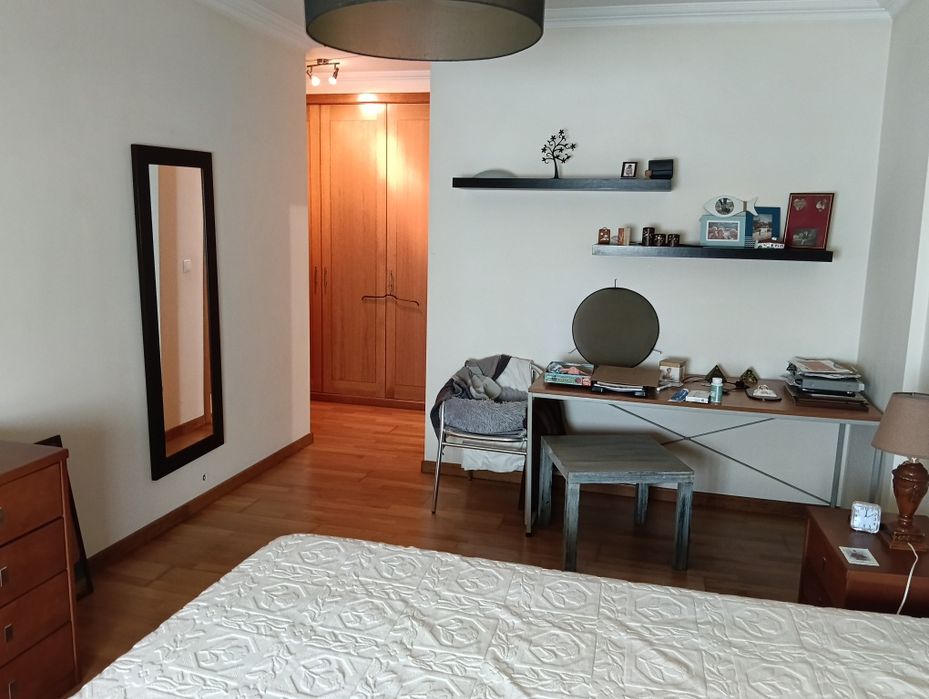 Apartamento T3 com garagem e elevador