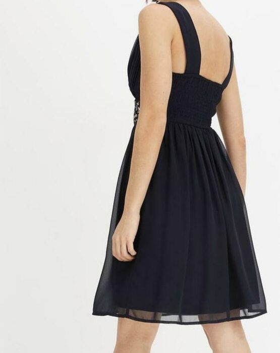 Elegancka sukienka 38