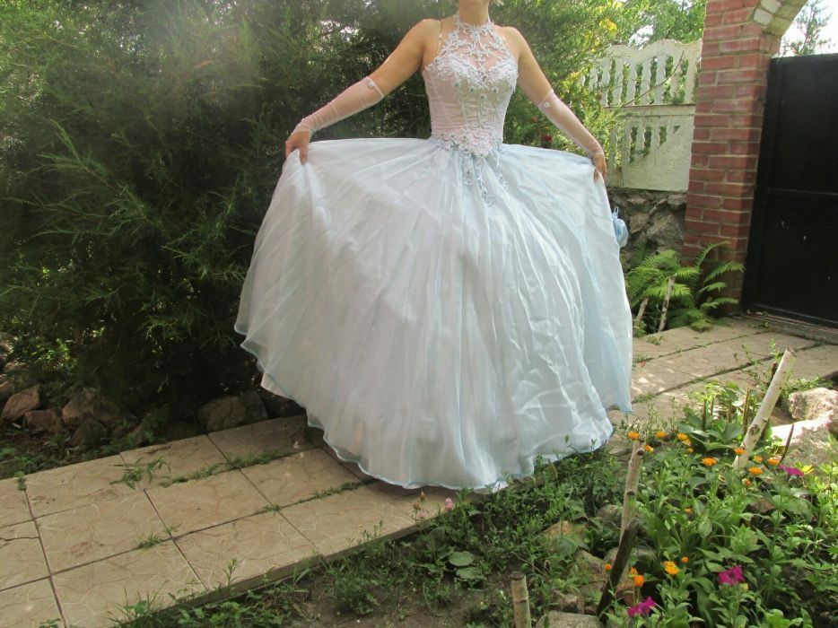 Весільна сукня ручної роботи розшита бісером