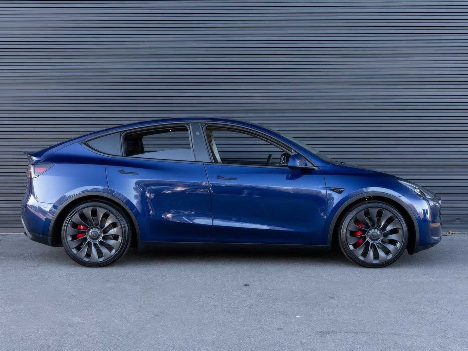 Tesla Model Y Performance      2023