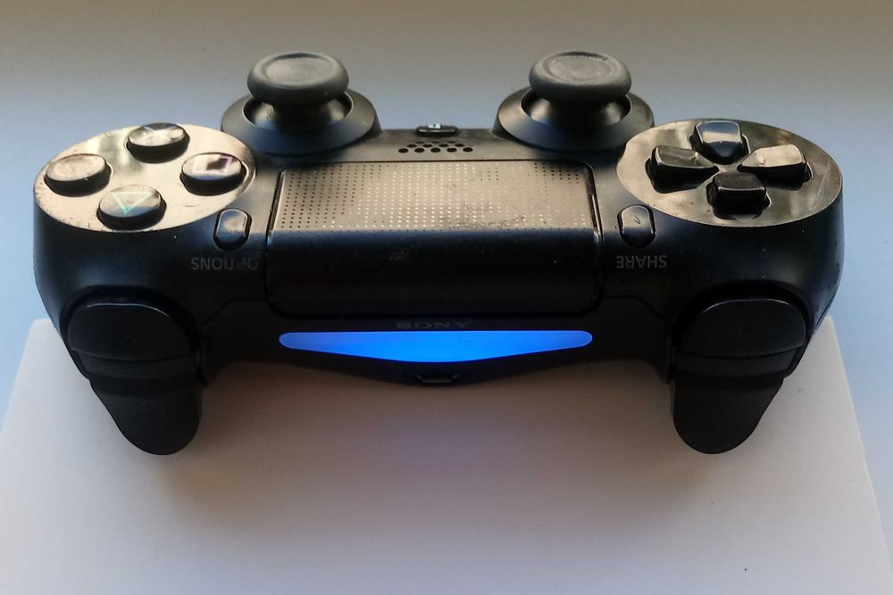 Pad SONY oryginalny PS4 DualShock 4 Jet Black V1 - CUH-ZCT1E stan techn. BDB.