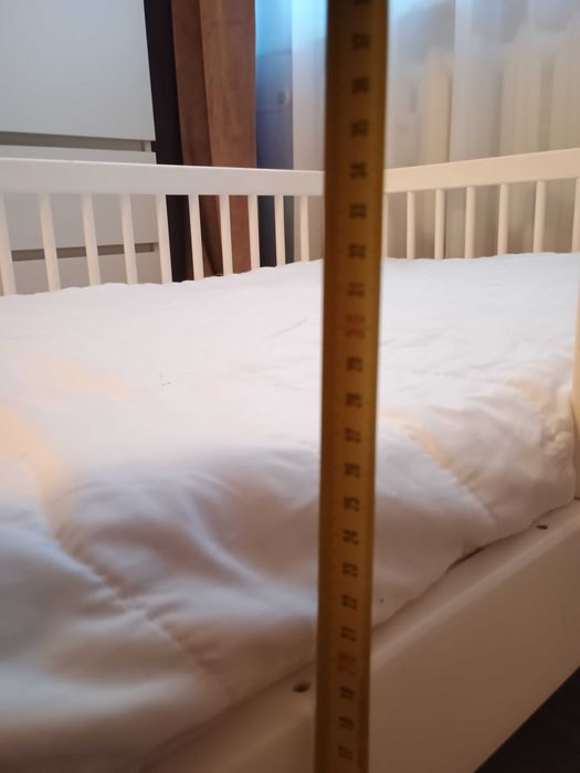 Niskie łóżko dla dziecka 150x90 z materacem 140x80