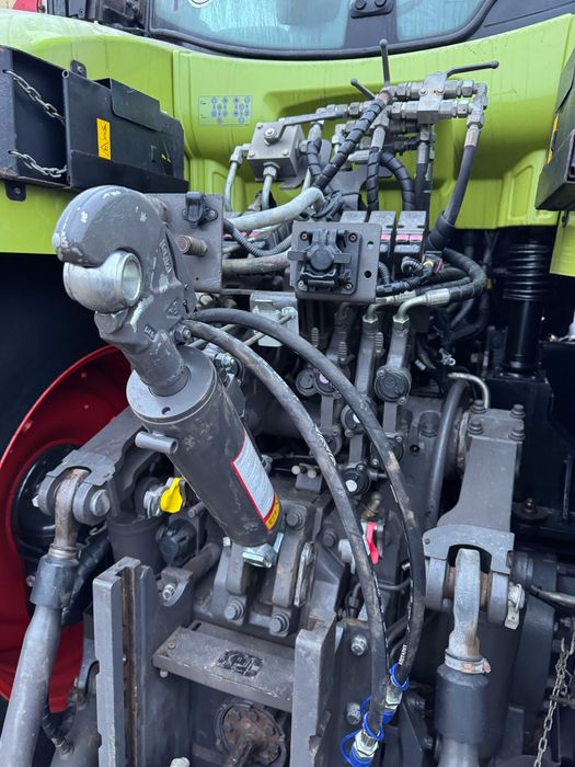 Продаж Claas Axion 920