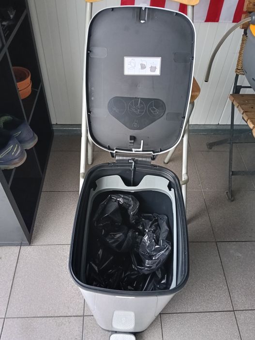 Sprzedam kosz na śmieci