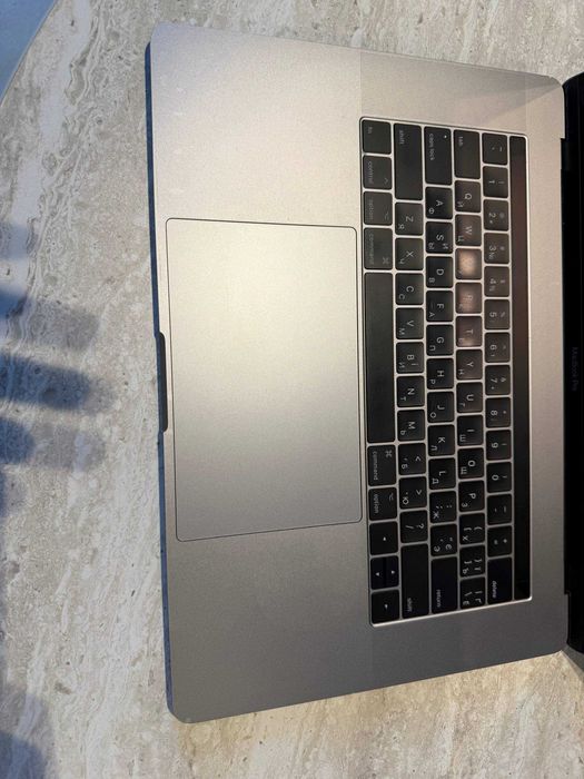MacBook Pro 15” 2017 / i7 / 16GB / НОВА батарея