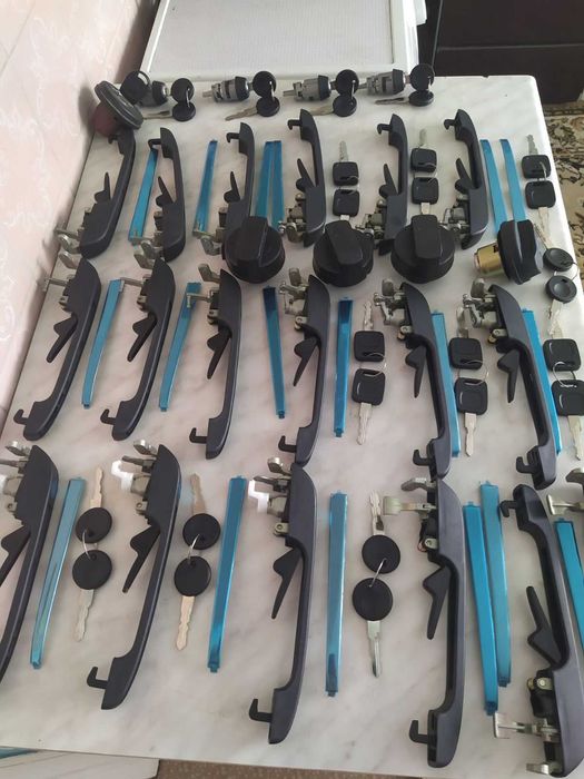 Ручки дверные двери замок дверей комплект Ауди Audi  80 90 100 б B 2