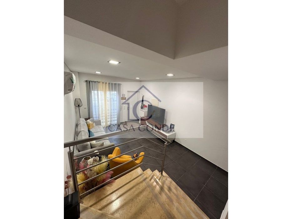 Moradia t3 triplex em banda na quinta do conde