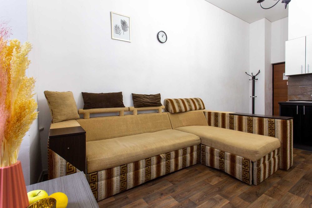 Двокімнатна квартира поряд з ТРЦ Nikolsky подобово/ майдан Конституції