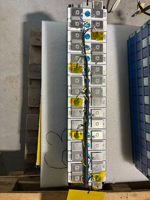 Заводська акумуляторна збірка Eve Lifepo4 105 Ah 3.2V 5.4kW 48V