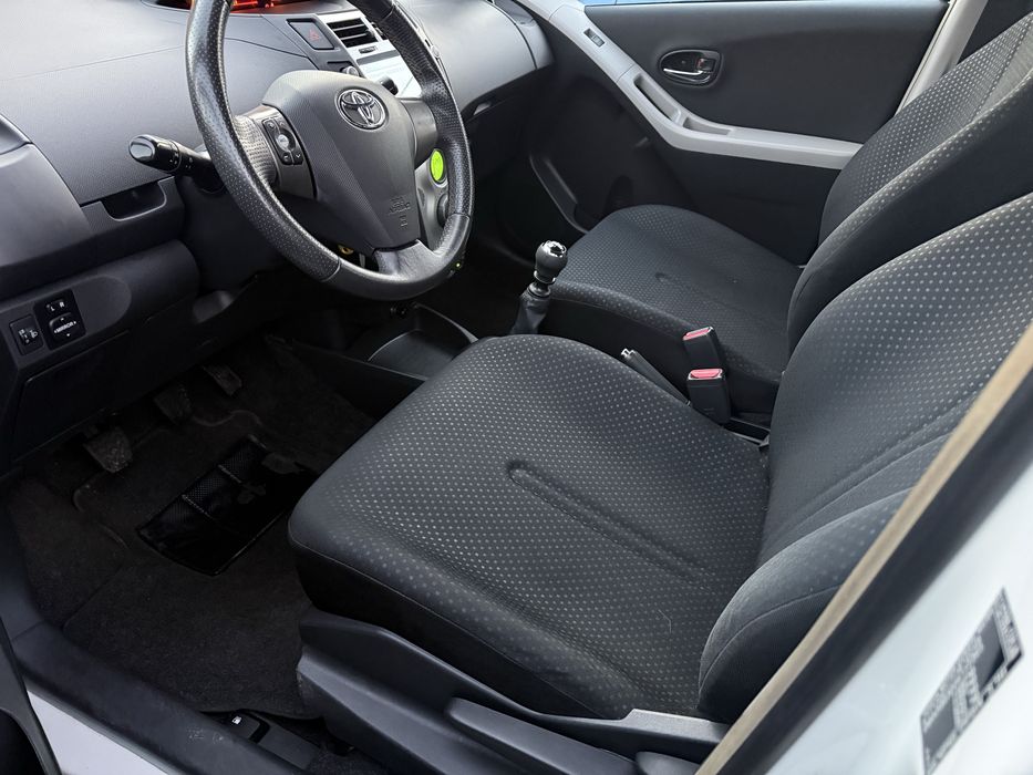 Toyota Yaris 2010 Lift*5 Drzwi*1.3 Benzyna*124 tyś. przebieg*6 biegów