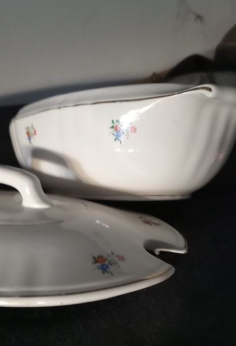 Terrina Sacavém muito antiga em ótimo estado