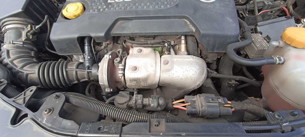 głowica  opel corsa d 1.3 cdti a13dtr 75 km lak z190