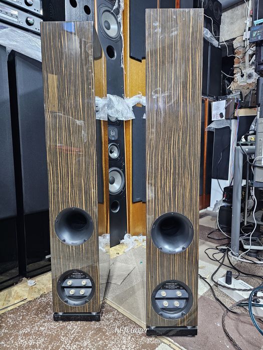 Magnat quantum 807 элитная модель немецкой акустики Шикарний колір