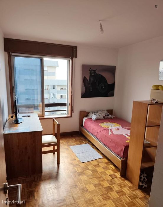 Quarto - localizado em Campanhã Porto