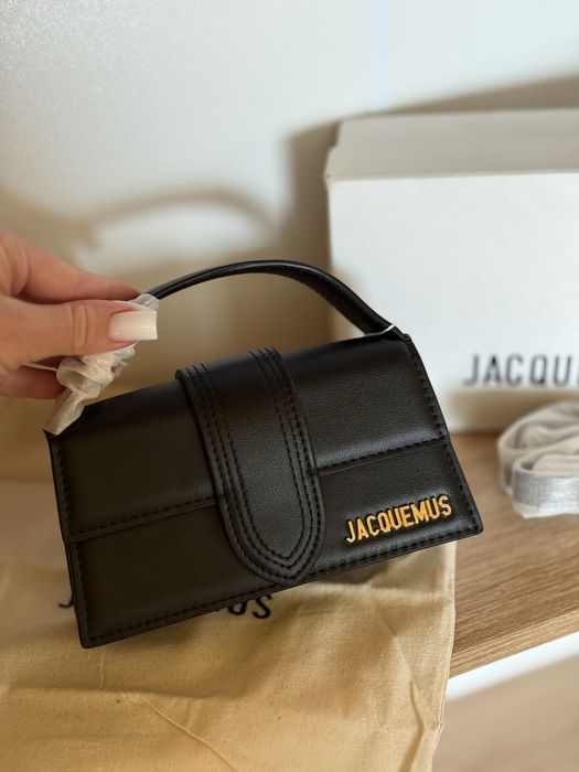 Сумочка Jacquemus Le Bambino Mini Жакмюс