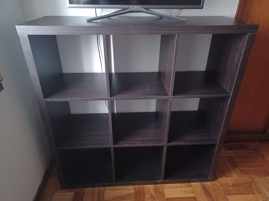 Estante 9 quadrados c/2 cestos arrumação