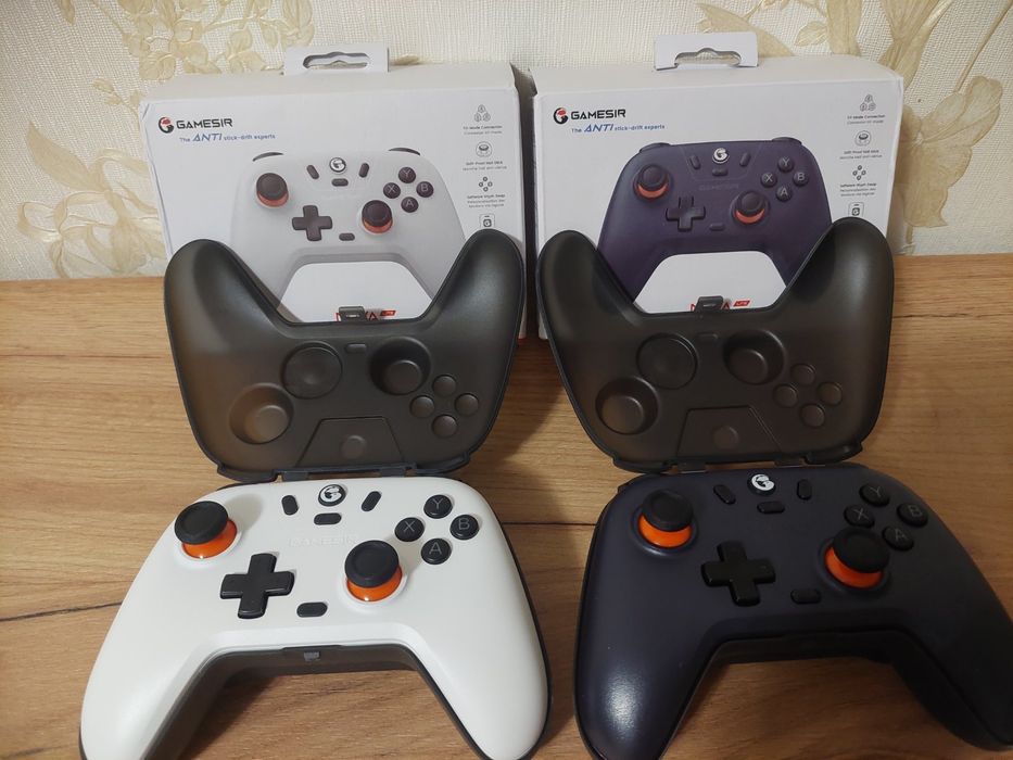 Геймпади Gamesir DataFrog  8BitDo