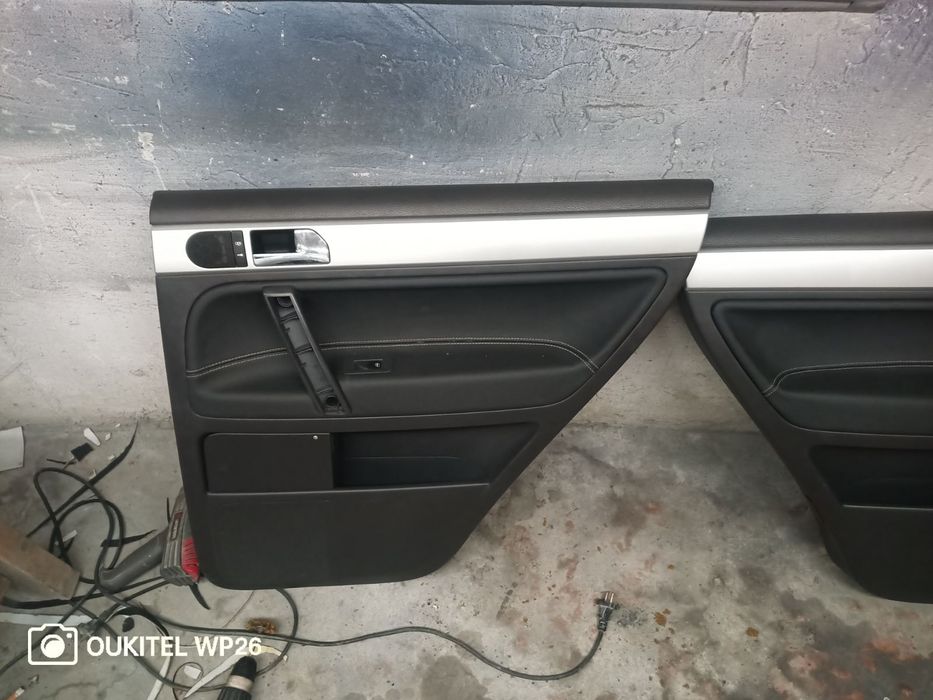 Комплект для перетяжки дверних карт Volkswagen Touareg 1